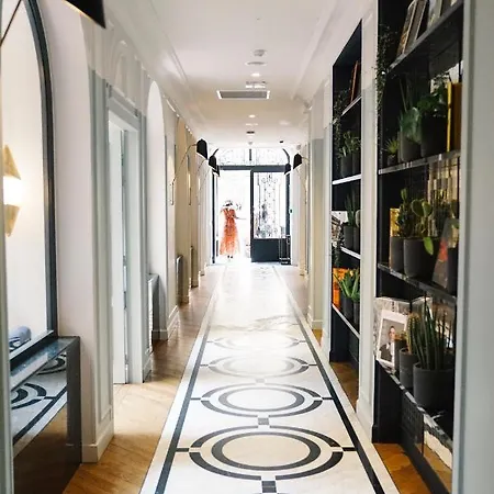 Bachaumont Hotel